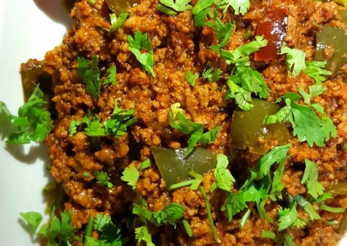 Steps to Make Homemade Qeema matar aloo shimla mirch