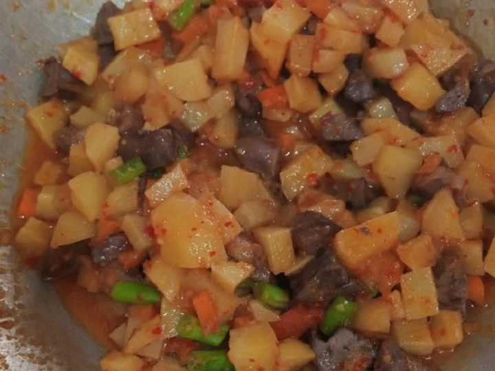 Cara Gampang Membikin Resep Sambal goreng kentang ati ampela yang Lezat Sekali Anti Ribet, Uenak Banget