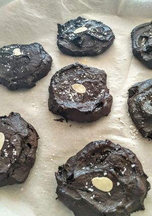 Φωτογραφία της συνταγής Υγρά σοκολατένια light cookies