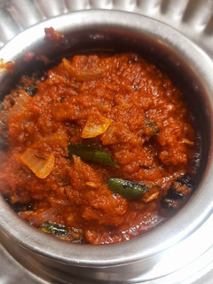 தக்காளி சட்னி(tomato chutney recipe in tamil) செய்முறை முக்கிய புகைப்படம்