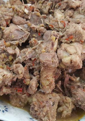 Hình của món Gà rang gừng.