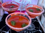 Une photo de cocktail avec sirop de rhum