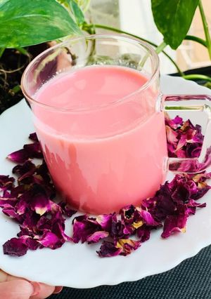 A picture of Rose tea.