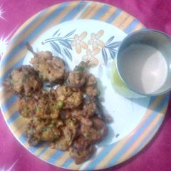 A picture of Onion and spinach Pakora.