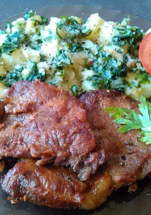 Fokhagymás tarja vajas petrezselymes burgonyával recept fotója