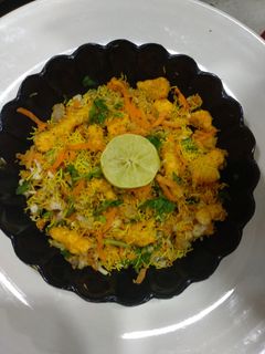 कुरकुरे वेजिटेबल भेल चाट (Kurkure vegetable bhel chaat recipe in Hindi) रेसिपी मुख्य फोटो