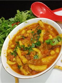 सेव टमाटर की सब्ज़ी (Sev tamatar ki sabzi recipe in Hindi) रेसिपी मुख्य फोटो