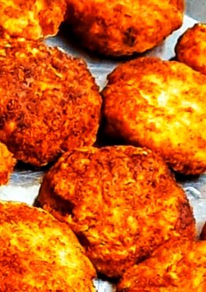 आलू कटलेट (aloo cutlet recipe in Hindi) रेसिपी मुख्य फोटो