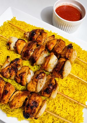 صورة لوصفة شيش طاووق مع أرز بسمتي