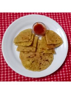 આલુ ચીઝ પરોઠા (Aloo Cheese Paratha Recipe In Gujarati) રેસીપી મુખ્ય ફોટો