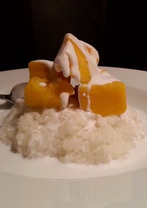 A picture of Mango coconut sticky rice.