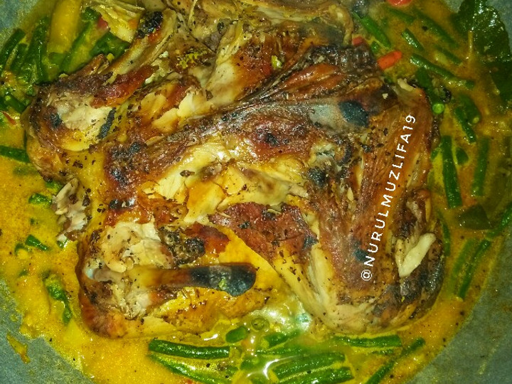 Bagaimana Menyiapkan Ayam ingkung bumbu lodho Sederhana Dan Enak