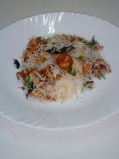 ஸ்மோக்கி இறால் பிரியானி (Smoky prawn briyani recipe in Tamil) செய்முறை முக்கிய புகைப்படம்