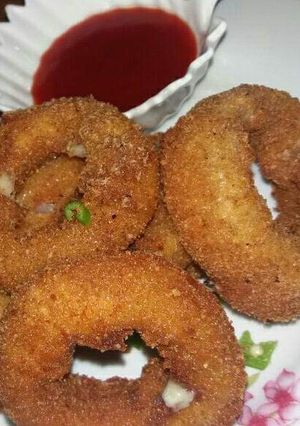 A picture of Cheesy onion rings ❤💙❤.