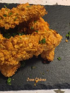 Una foto de Pechugas de pollo empanadas con Doritos al horno súper crujientes