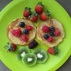 A picture of Pancake Pisang topping ceria.