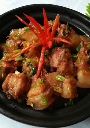 Hình của món Ba chỉ rim mắm sả.