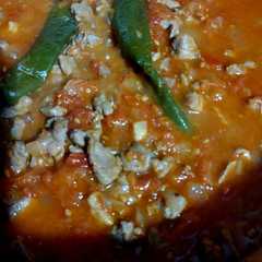 قلاية بندورة بلحمة لسان عصفور-レシピのメイン写真