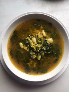 Una foto de Arròs amb fesols i bledes.Arroz con judías y acelgas, 🌱 vegetariano