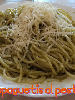 Una foto de Espaguetis al pesto*