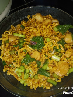 Foto resep Mie goreng bakso sawi