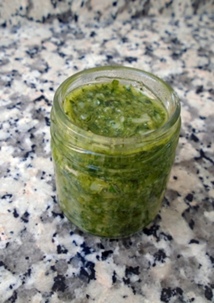 Una foto de Salsa pesto casera