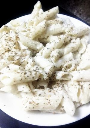 A picture of White Sauce Pasta.