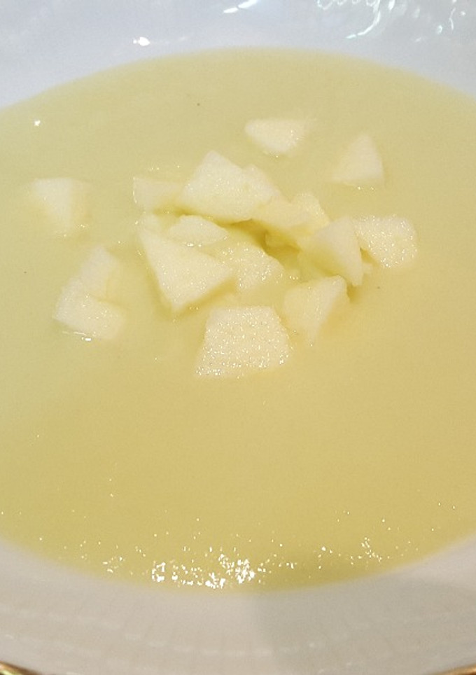 Una foto de Crema de puerro con manzana 