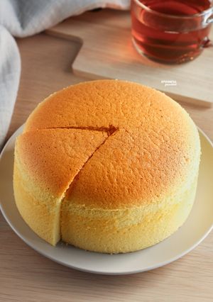 A picture of Cotton Sponge Cake with Condensed Milk.