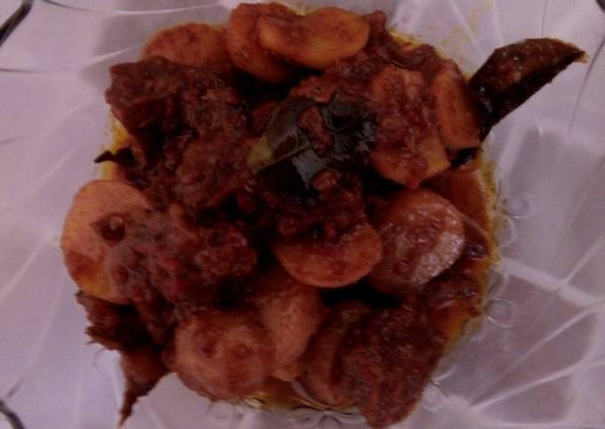 Rendang Daging Sapi mix Kentang Super Pedas