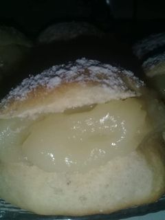 Una foto de Pancitos de leche rellenos de crema pastelera!!!!