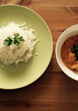 A picture of Chicken tikka masala.