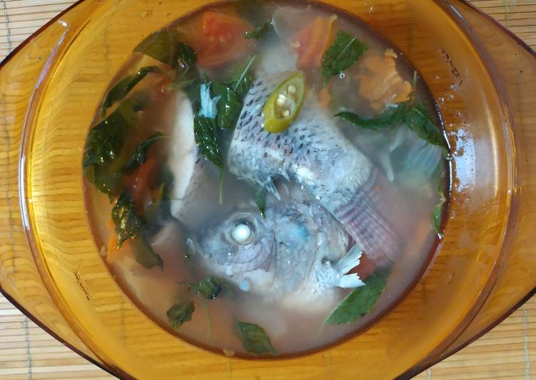 Bagaimana Menyiapkan Sup Ikan Nila Anti Gagal