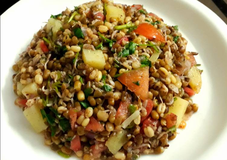 Step-by-Step Guide to Prepare Speedy Moong Sprouts Salad