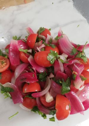 Una foto de Ensalada tomates Cherry-escabeche
