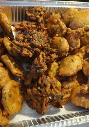 A picture of Assorted pakora platter.