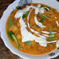 A picture of Chicken Makhni.