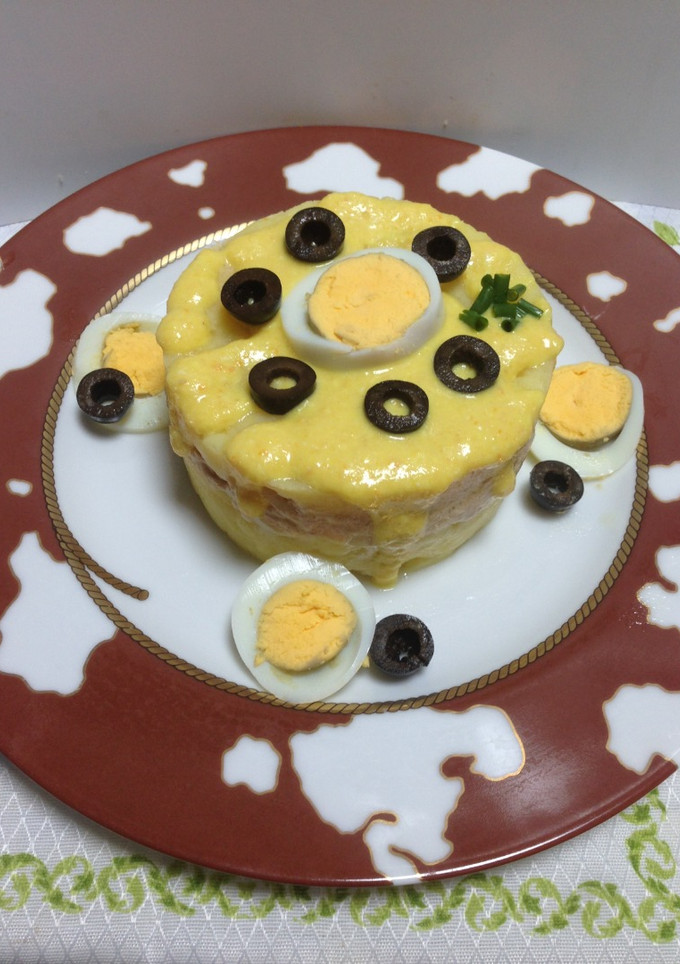 Una foto de Causa Rellena de Atún a la Huancaína!(Perú)