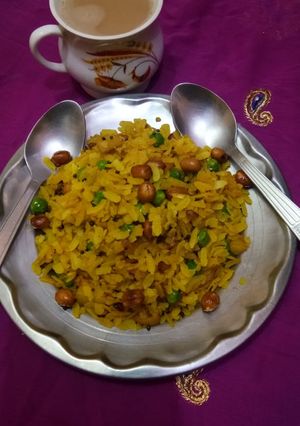 A picture of Khatta mitha poha.