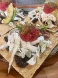 Tostadas de carnitas muy ricas ala @jauregrill