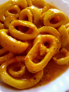 Una foto de Anillas de pota en salsa
