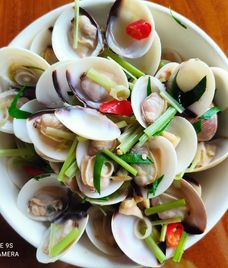 nghêu hấp sả gừng
