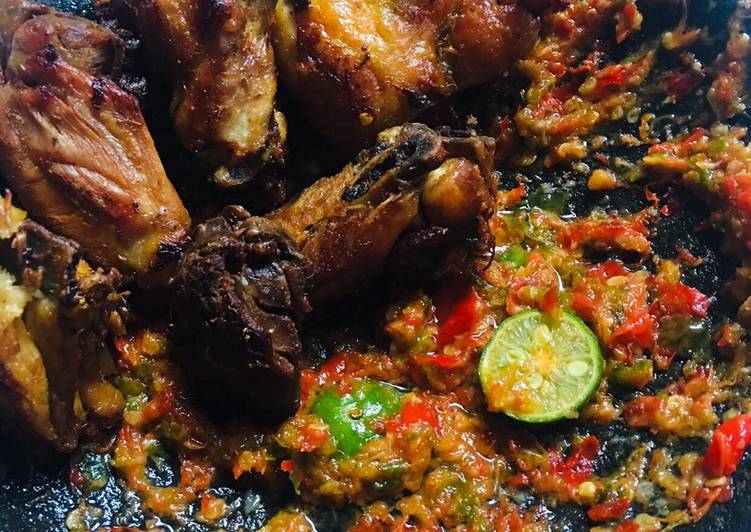Ayam kalasan vs sambel kosek