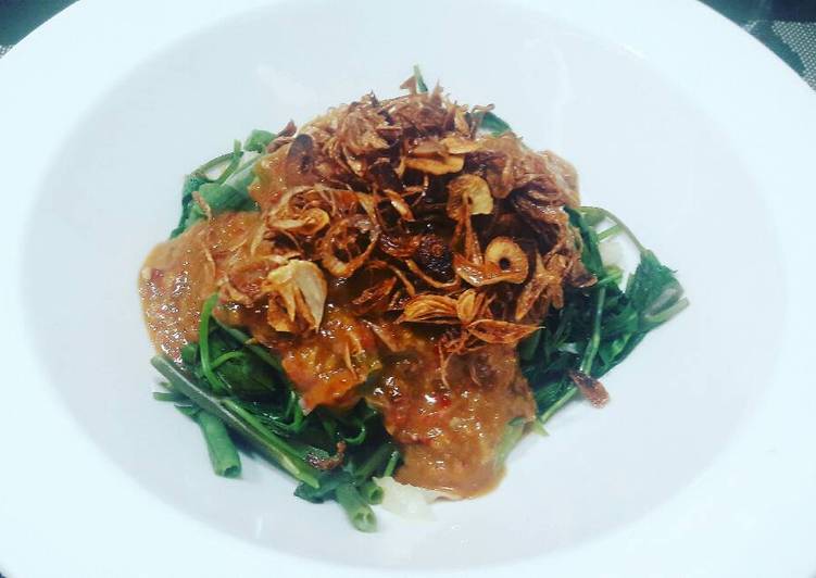 Cara Gampang Menyiapkan Pecel kecombrang ala Chef Restu Anti Gagal