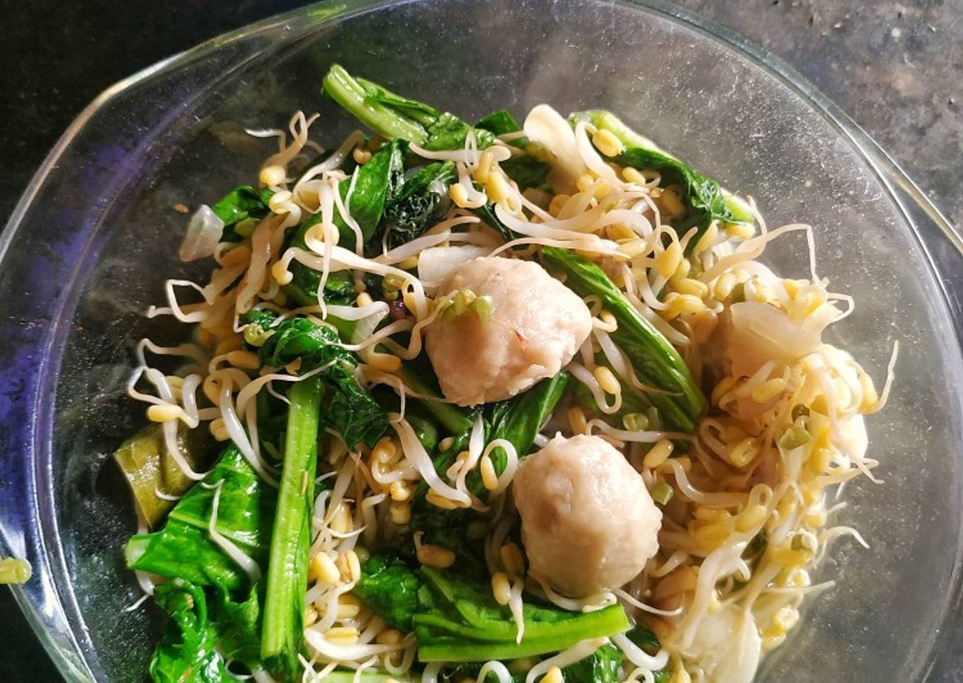 Tumis toge bakso caisim