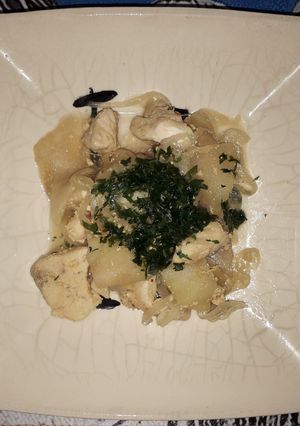 Una foto de Pollo a la Naranja con Manzanas y Cebollas