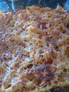 Una foto de Macarrones con chorizo y jamón gratinados