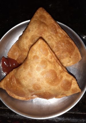 A picture of Pizza samosas.