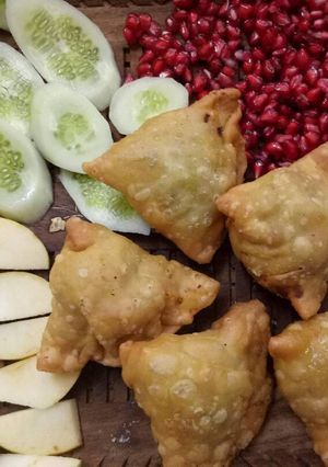 A picture of Cocktail samosa.