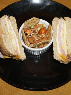Una foto de Sándwich barros jarpa